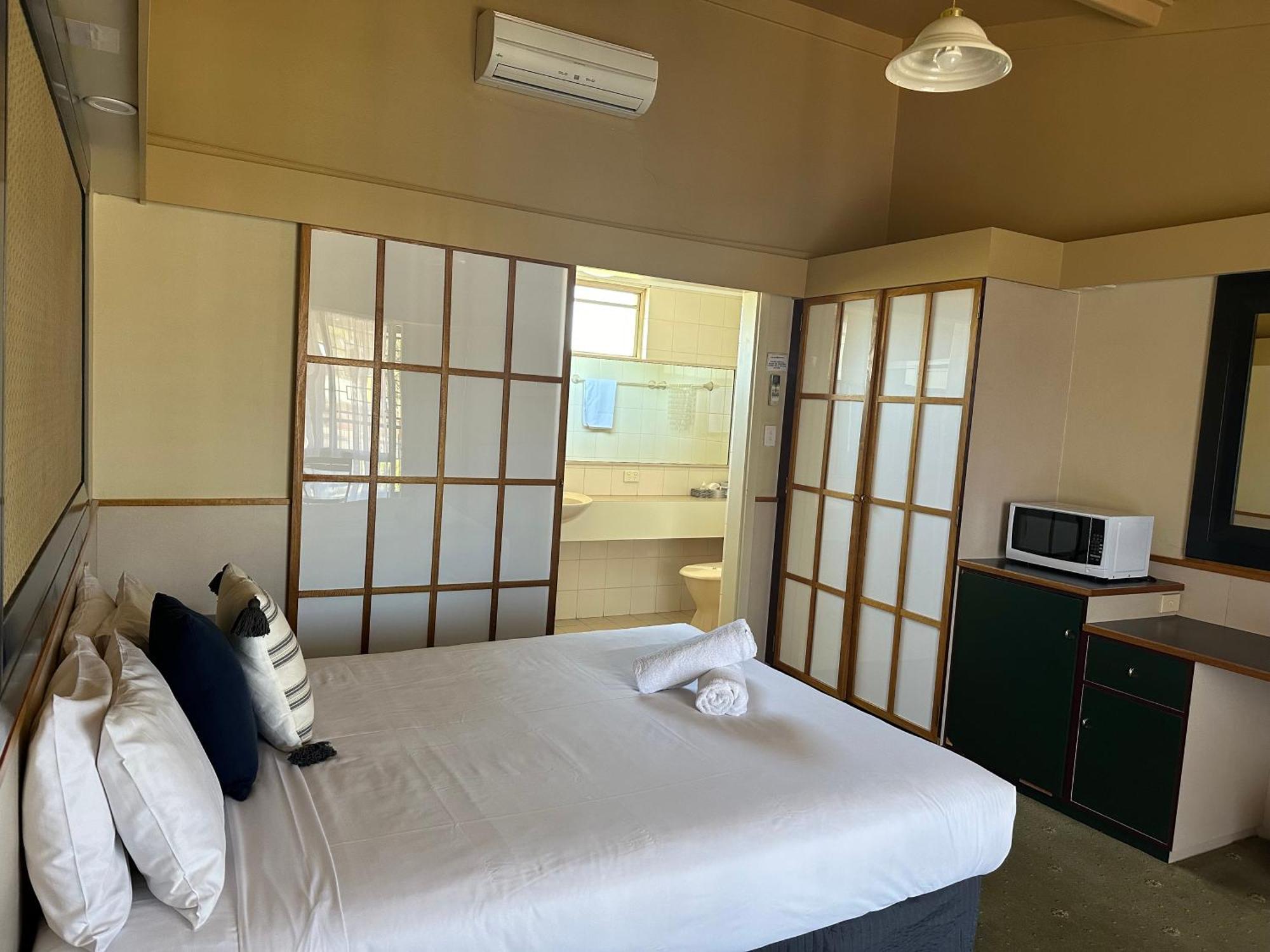 The Tower Hotel Kalgoorlie Extérieur photo