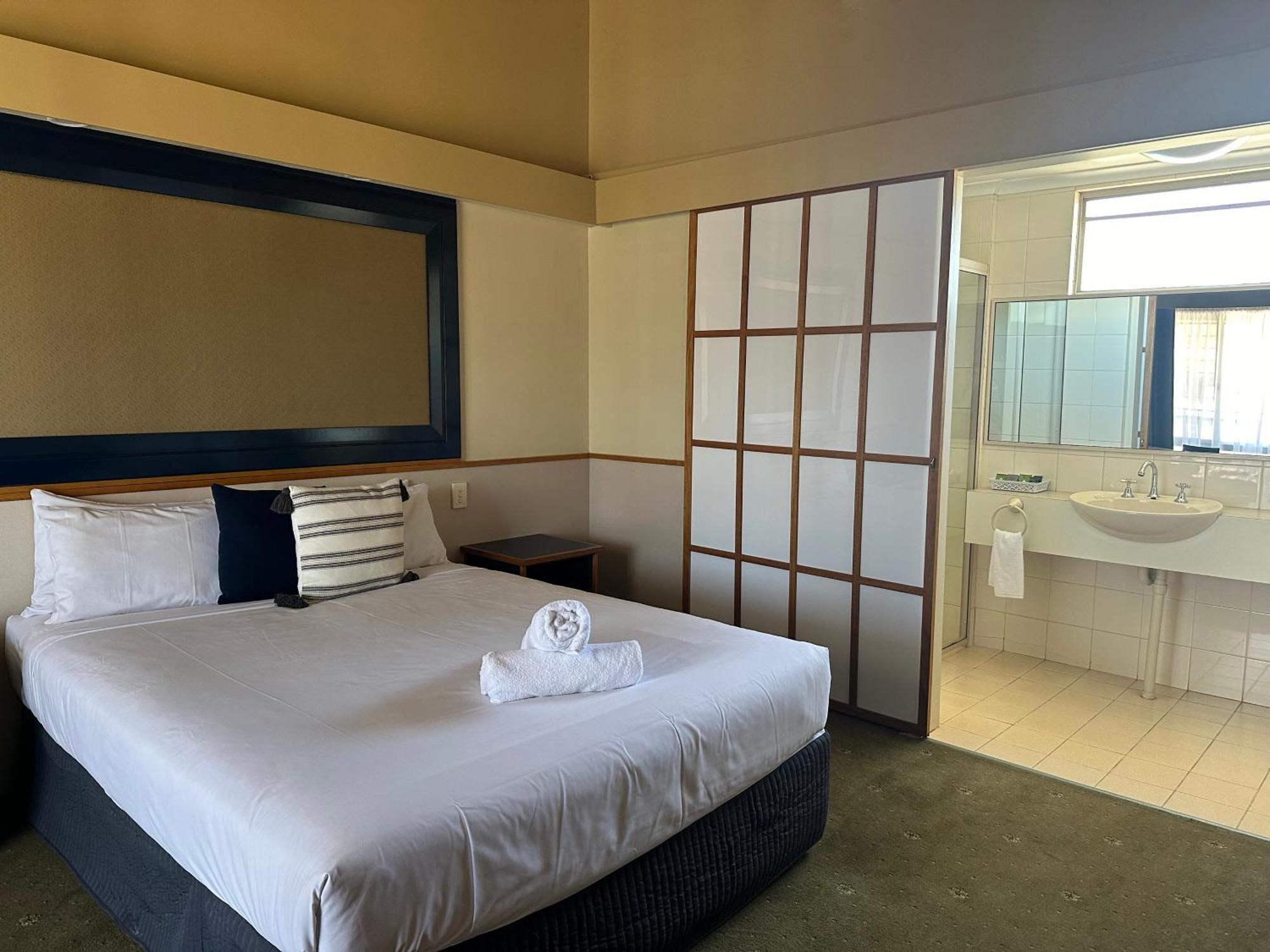 The Tower Hotel Kalgoorlie Extérieur photo